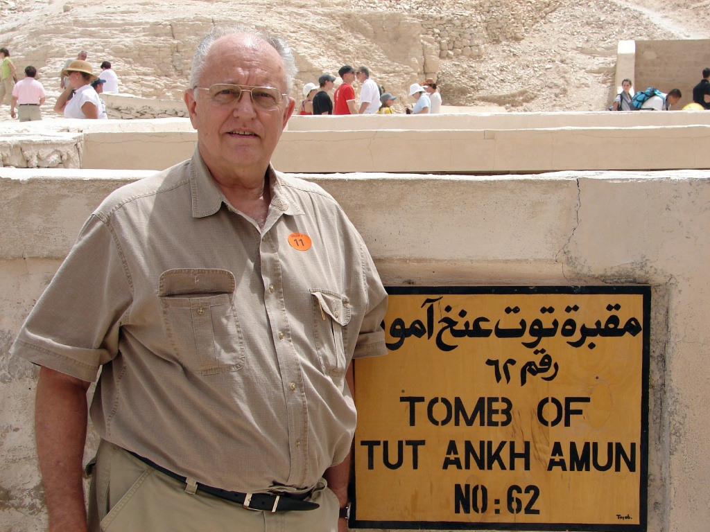 2008/03(March)/AroundTheWorld/Egypt/Valley of the Kings/1024x768_We saw it!.jpg